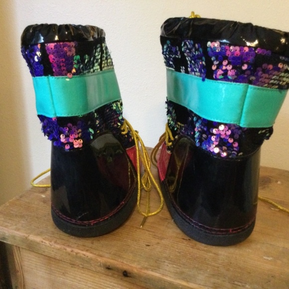 Cape Robbin Multi Color Sparkle/Glitter Boot Size 11M - Picture 3 of 7